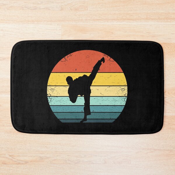 Artikelvorschau, Vintage Karateka Silhouette auf einem Retro Sonnenuntergang entworfen und verkauft von KleverOlivier.