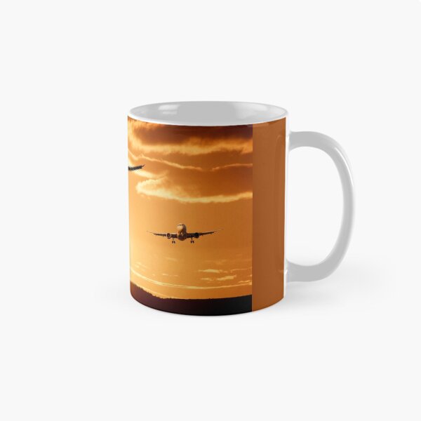 Item preview, AVIACIÓN #41 - Salidas y llegadas de aviones de pasajeros en un amanecer/atardecer dorado designed and sold by DEL-Productions.