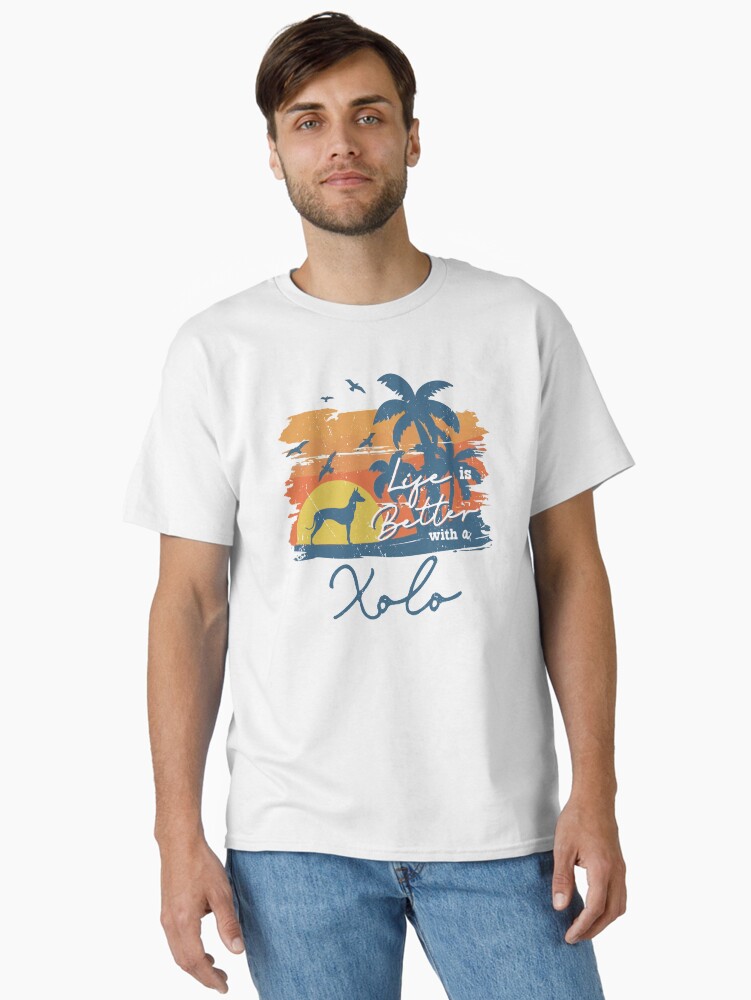 Imagen 2 de 7, Camiseta clásica con la obra Life is Better With Xoloitzcuintli Xolo Beach Sunset Retro Vintage, diseñada y vendida por rafaeltto.