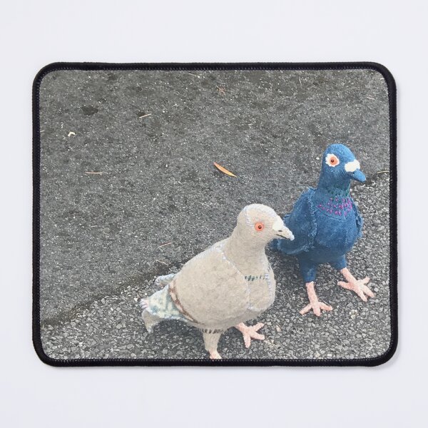 Aperçu de l'œuvre Pigeons en peluche par The Raggy Rat créée et vendue par Catherine Owen.