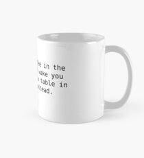 Versehentlich fallende Tische um 2000 Tasse