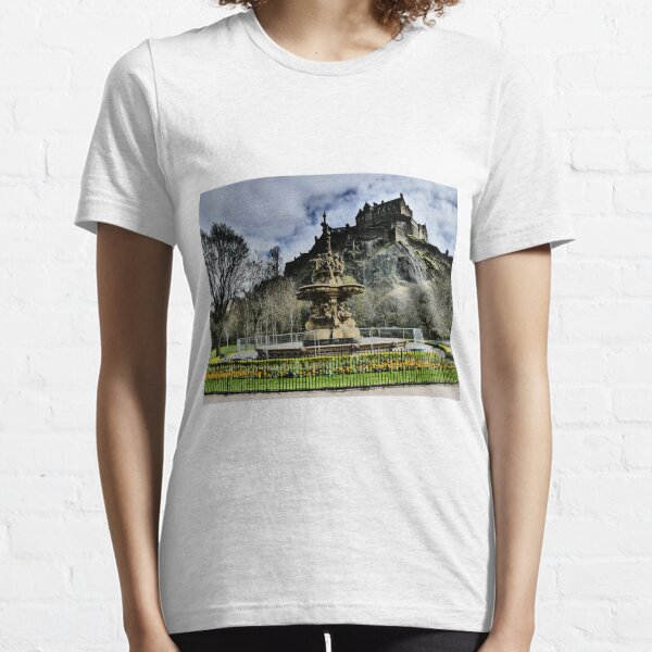 Edinburgh Castle HDR Essential T-Shirt