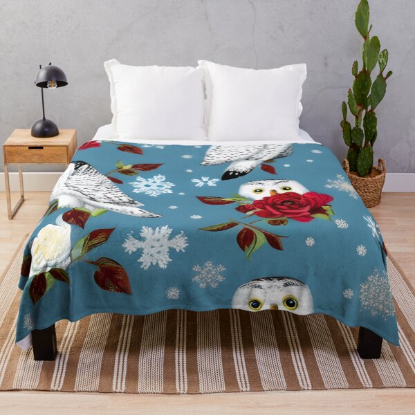 Artikelvorschau, Schneeeulen und Rosen entworfen und verkauft von Poetic Patterns Studio.