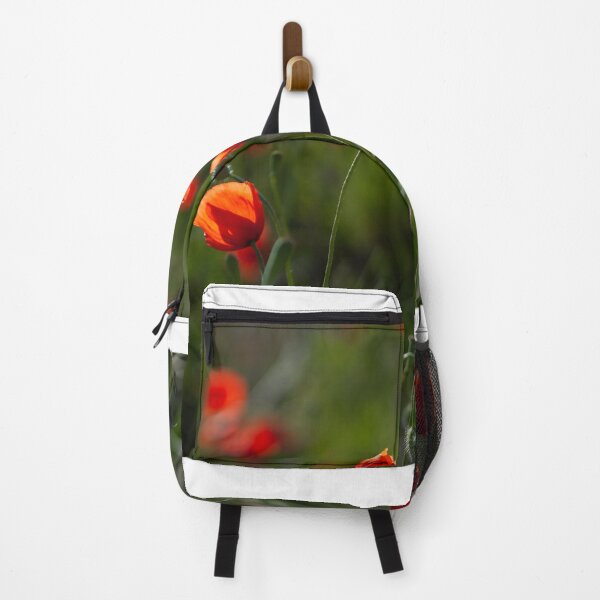 Artikelvorschau, Fokussierte Mohnblumen im Abendlicht mit leuchtendem Blütenblättern entworfen und verkauft von U-WESTDESIGN.