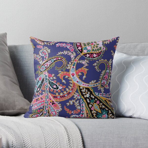 https://ih1.redbubble.net/image.4657421771.5096/throwpillow,small,600x-bg,f8f8f8-c,0,120,600,600.jpg