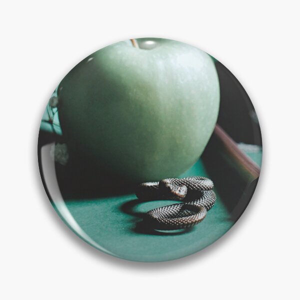 Item preview, the infamous apple designed and sold by slytherella.