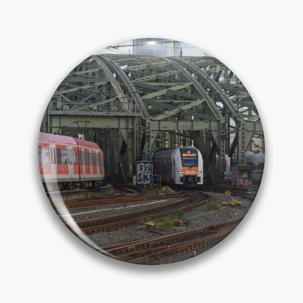 Artikelvorschau, Züge auf der Hohenzollernbrücke, Köln, Deutschland entworfen und verkauft von Random Railways.