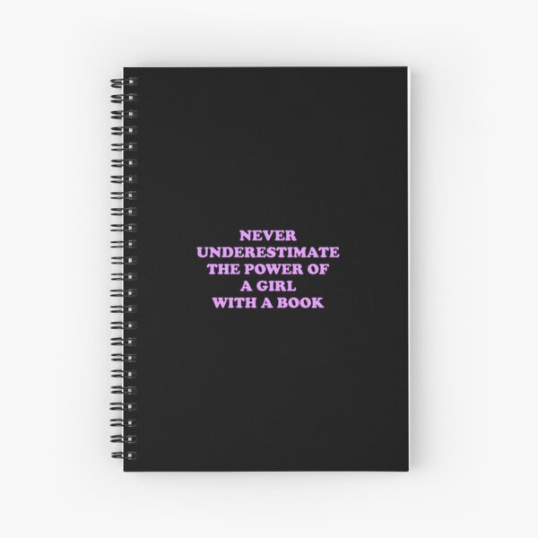 Artikel-Vorschau von Tolle feministische Zitate – Unterschätze niemals die Macht eines Mädchens mit einem Buch, designt und verkauft von Inspirationmotivation.