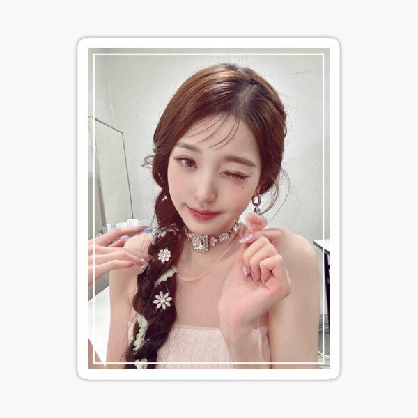 Wonyoung ♥ Wink Sticker