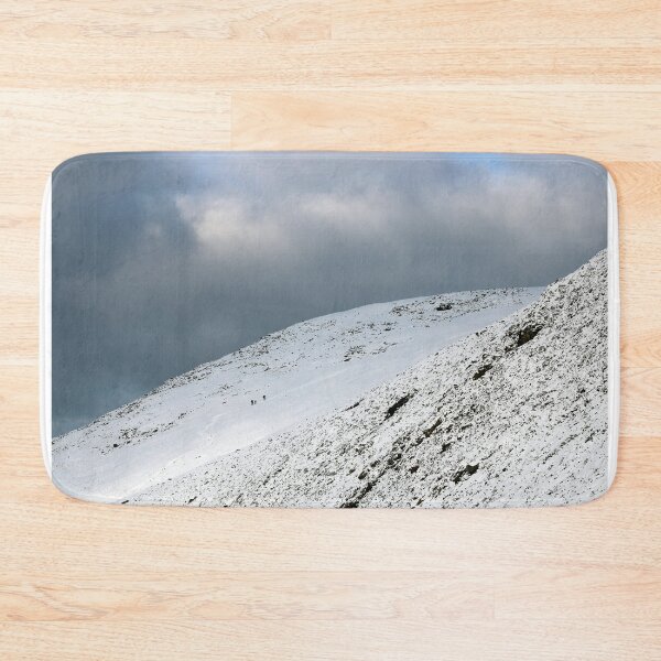 Artikelvorschau, schneebedeckter Berg entworfen und verkauft von KathleenDawson.