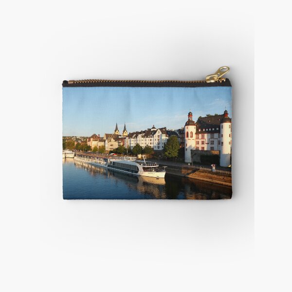 Artikelvorschau, Peter-Altmeier-Ufer mit Altstadt bei Abendsonne , Koblenz entworfen und verkauft von Torsten Krüger.