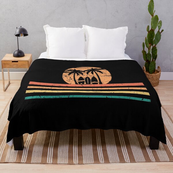 Artikelvorschau, Surfbrett Retro Vinatge mit Sonnenuntergang und Palme für Surfer und Surfliebhaber entworfen und verkauft von Thecitiesstore.