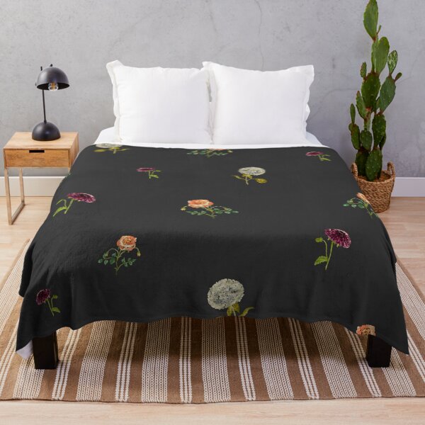 Aperçu de l'œuvre Dahlia hydrangea rose pattern cute a watercolor grey créée et vendue par Yana Mustafina | Boho Soulful Designs.