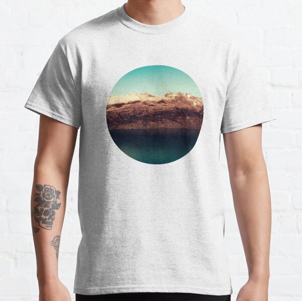 Reino distante Camiseta clásica