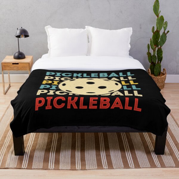 Aperçu de l'œuvre  Pickleball Drôle Pickleball Rétro Vintage T-shirt classique créée et vendue par seventeedesigns.