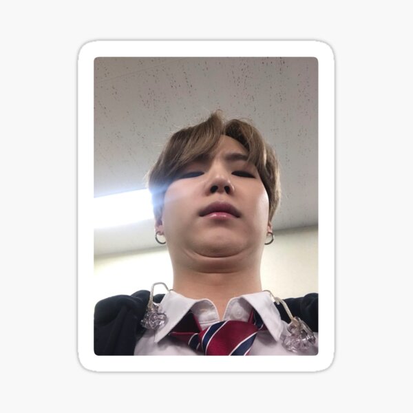 Artikel-Vorschau von Yoongi Doppelkinn-Selfie, designt und verkauft von mrsbangtan.