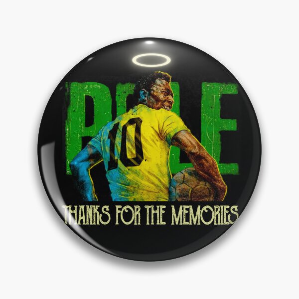 Aperçu de l'œuvre T-shirt de football Legen Play, T-shirt Pele Memories créée et vendue par Remember-When.