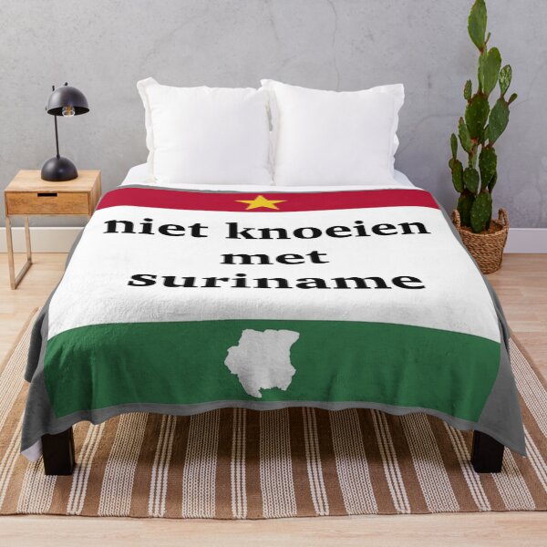 Artikelvorschau, Leg dich nicht mit dem Suriname-Banner an (rotzooi niet met Suriname banier) entworfen und verkauft von JonathanR1994.
