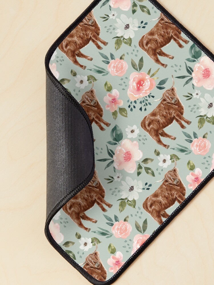 Imagen 2 de 5, Alfombrilla de ratón con la obra Highland Cow Floral en azul menta, colección Vintage Spring, diseñada y vendida por cateandrainn.