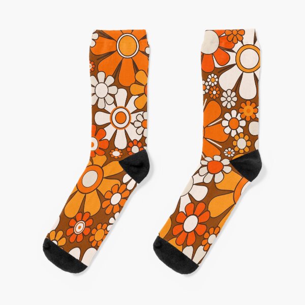 Vista previa del artículo con la obra «Retro Garden Flowers Groovy Floral Alegre 60s 70s Patrón 2 Naranja Marrón y Beige», diseñado y vendido por kierkegaard.