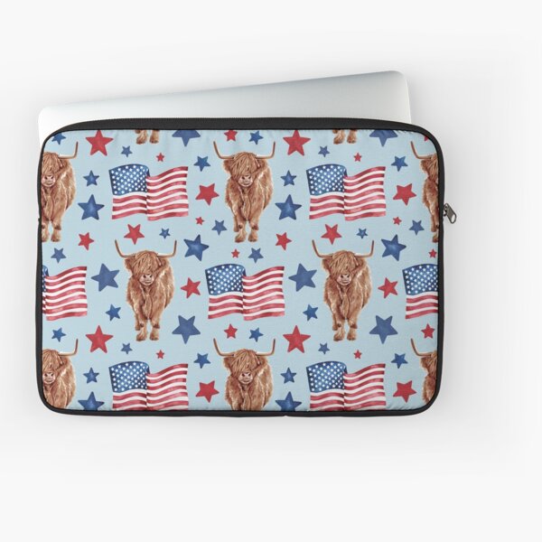 Vista previa del artículo con la obra «USA Highland Cow floral en azul, bandera americana, estrellas y rayas, arte de vaca acuarela, animales de granja», diseñado y vendido por cateandrainn.