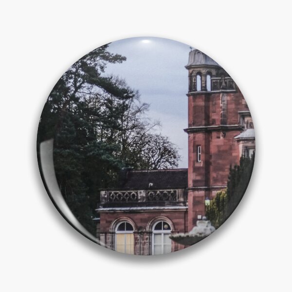 Artikelvorschau, Eine Braut vor Keele Hall entworfen und verkauft von Will Drew.