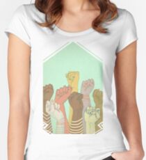 Camiseta entallada de cuello ancho juntos