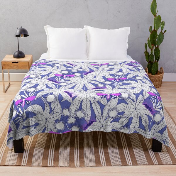 Aperçu de l'œuvre ricinus et papillons de nuit - bleu-rose créée et vendue par kobyakov.