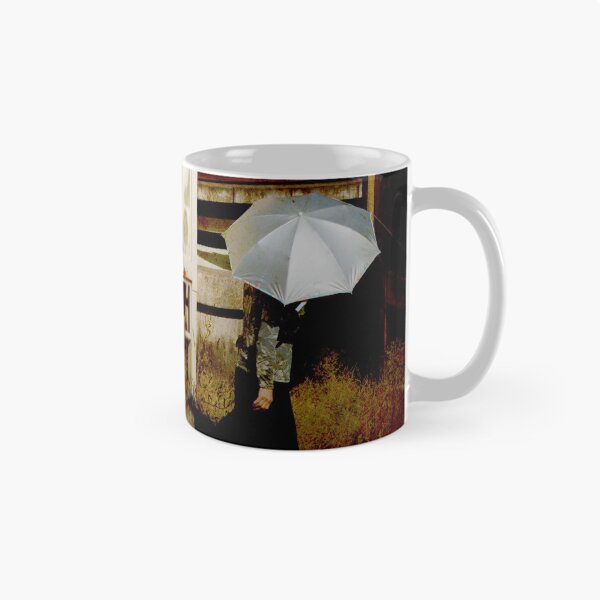 Aperçu de l'œuvre Automne au Japon: parapluie moderne dans une terre antique créée et vendue par Jen Waltmon.