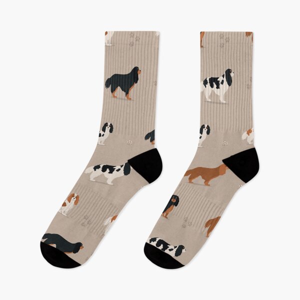 Aperçu de l'œuvre Cavalier King Charles Spaniel Mélange de motifs de couleurs sur fond beige créée et vendue par buniaandco.