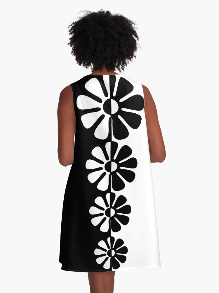 1960's Bold Retro Mod Flowers in Black and White