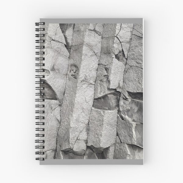 Aperçu de l'œuvre Plage de sable noir Formation rocheuse de Reynisfjara créée et vendue par Emceetina4.