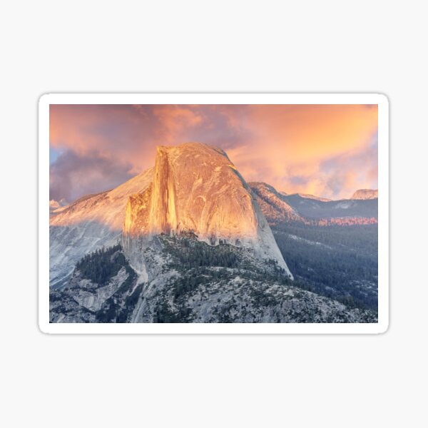 Artikel-Vorschau von Sonnenuntergang über Half Dome vom Glacier Point, designt und verkauft von yhelfman.