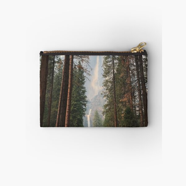Artikelvorschau, Yosemite Falls entworfen und verkauft von emikat-art.