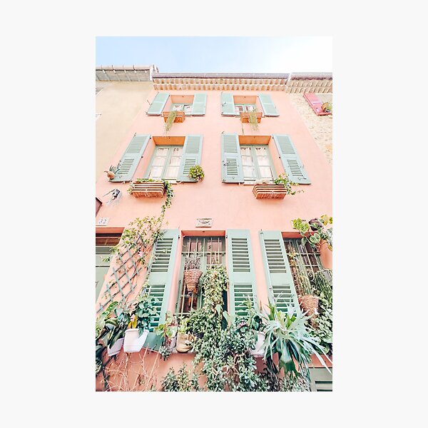 Aperçu de l'œuvre Maison à Antibes, France Travel Print, French Riviera Cote D'Azur Pastel Print, Colorful Town Home créée et vendue par radub85.