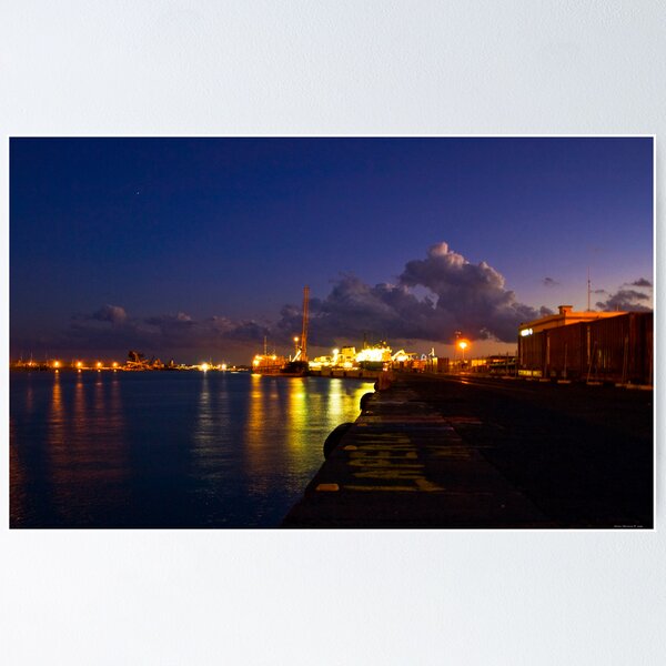 Aperçu de l'œuvre lights at the port of Catania créée et vendue par Andrea Rapisarda.