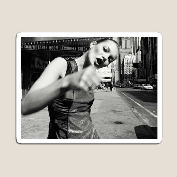 Aperçu de l'œuvre KATE MOSS PHOTOGRAPHIE DE MODE EN NOIR ET BLANC DES ANNÉES 90 créée et vendue par HoneymoonHotel.
