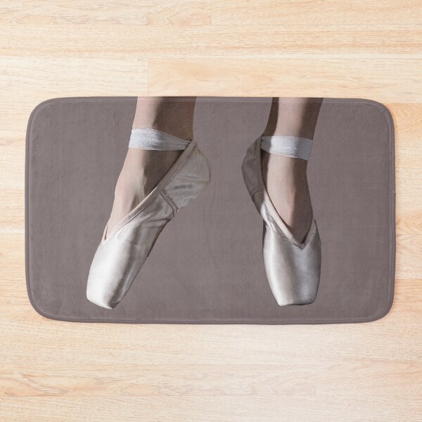 Aperçu de l'œuvre pieds de ballerine dansant avec des chaussons de pointe créée et vendue par Lefteris Betsis.