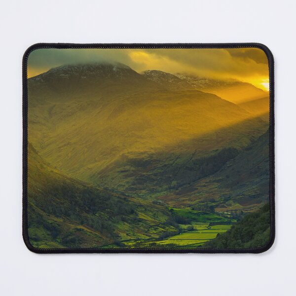 Aperçu de l'œuvre Vallée de Borrowdale créée et vendue par Mark Hume.