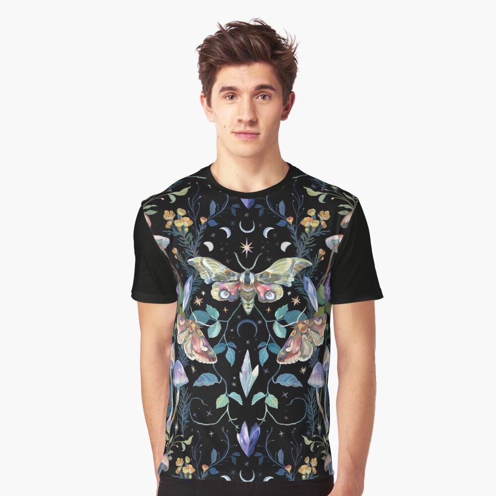 Aperçu de l'œuvre T-shirt graphique créée et vendue par claramcallister.