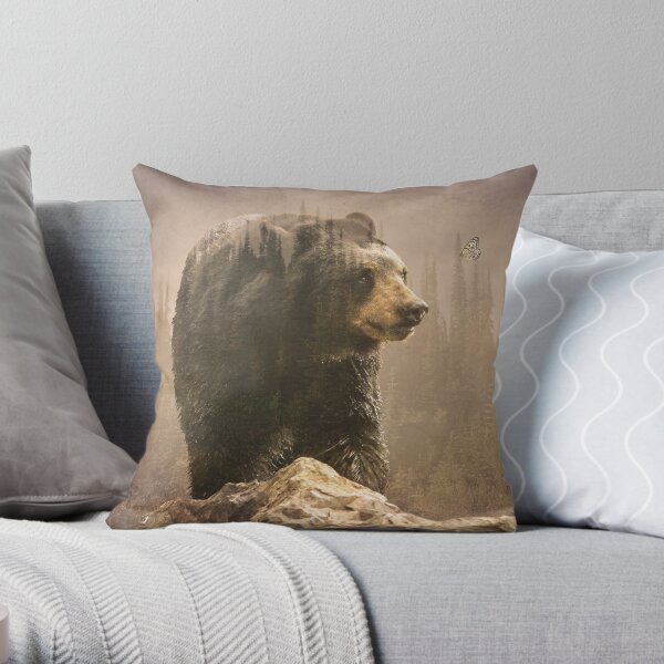Bear wonders Throw Pillow