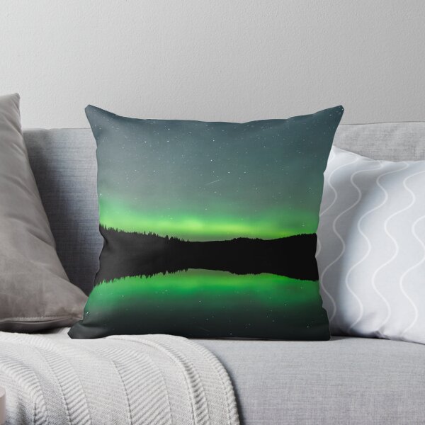 Lady Aurora and the shooting star Throw Pillow