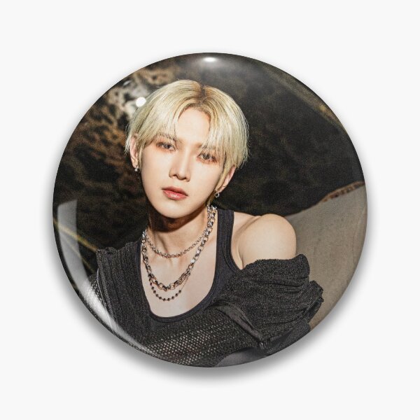 Artikelvorschau, Yeosang - Ateez entworfen und verkauft von PurrfectPixels.