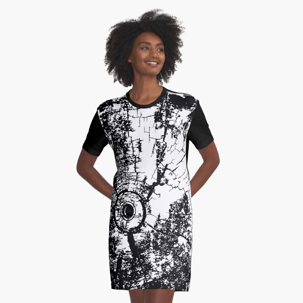 Cracked Wood Creature - Shee Texture / Pattern Graphic T-Shirt Dress