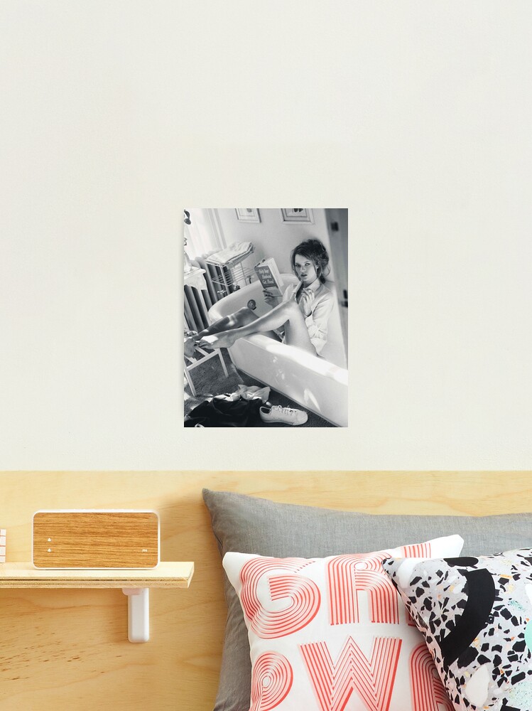 Imagen 1 de 3, Lámina fotográfica con la obra KATE MOSS FOTOGRAFÍA DE MODA Años 90 Blanco y negro Editorial bicicleta, diseñada y vendida por HoneymoonHotel.