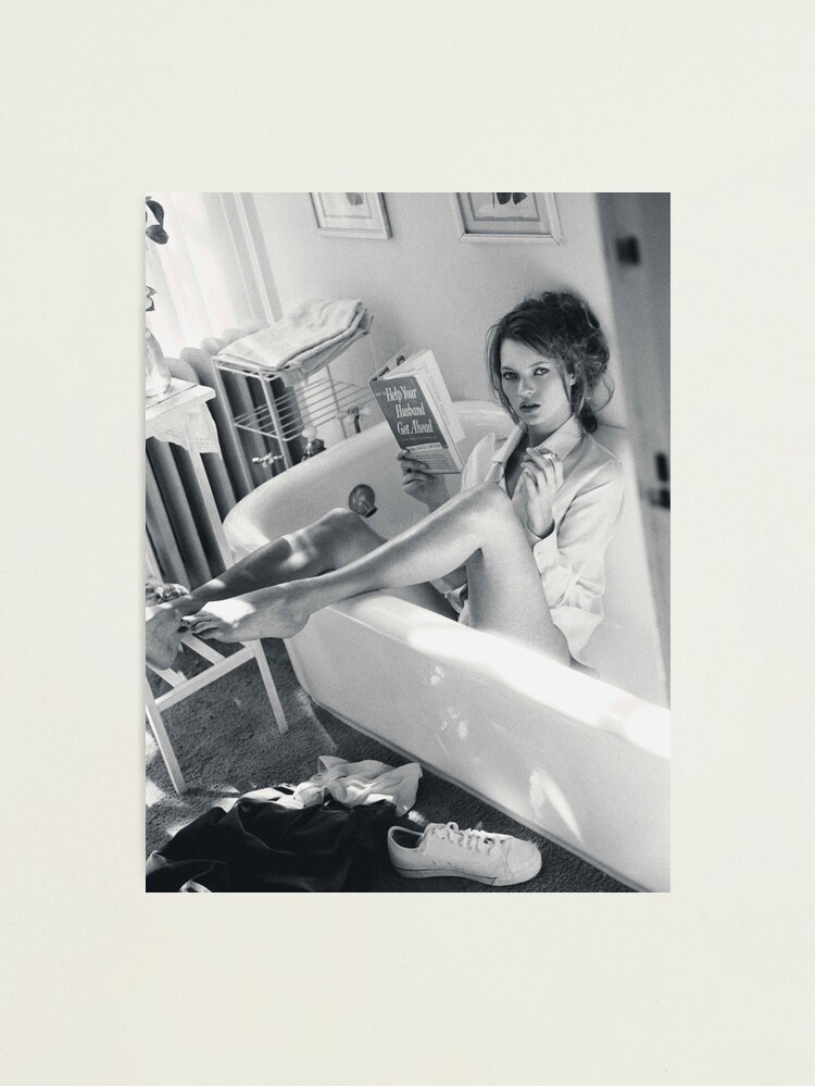 Imagen 2 de 3, Lámina fotográfica con la obra KATE MOSS FOTOGRAFÍA DE MODA Años 90 Blanco y negro Editorial bicicleta, diseñada y vendida por HoneymoonHotel.