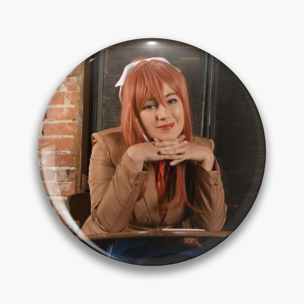 Monika Cosplay