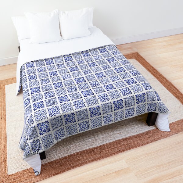 Blue and White Oriental Antique Traditional Andalusian Moroccan Zellige Tiles Style Pattern Comforter