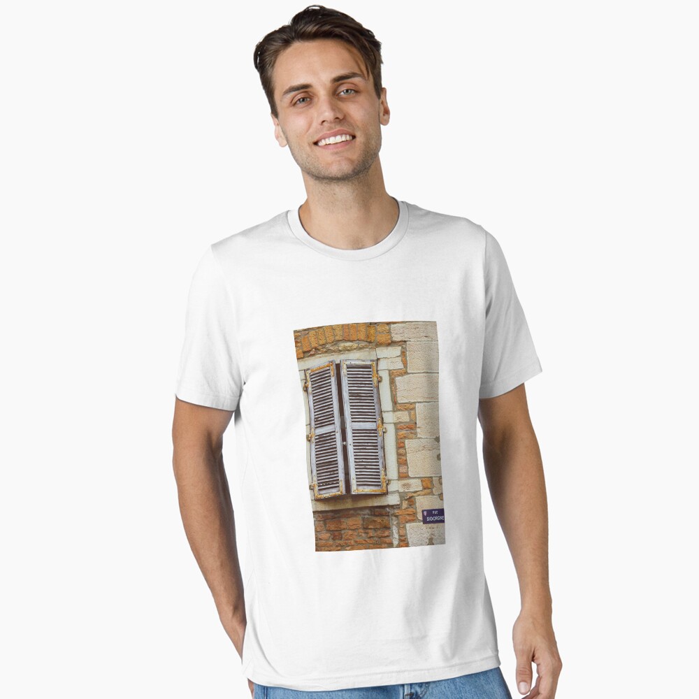 Aperçu de l'œuvre T-shirt essentiel créée et vendue par CarolinaReina.