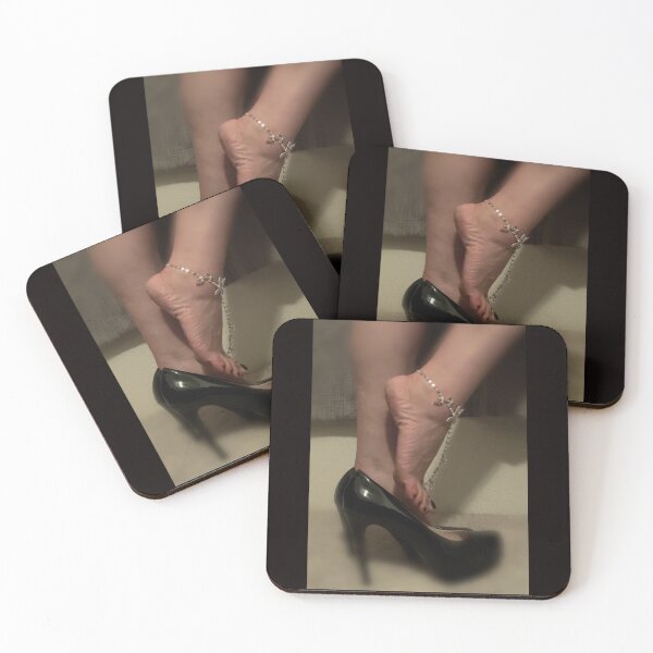 Artikelvorschau, Sexy schwarze High Heels und Fußkettchen entworfen und verkauft von GiveLoveGetLove.